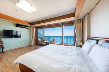 Sokcho Pension Cruise