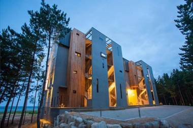 Gosung La Henne Pull Villa J