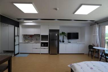 Goseong (Sokcho) Sujabyeol Pension