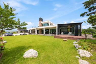 Goseong Magnolia Poolvilla