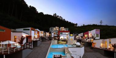 Shiny River Pool Villa - Bukhangang