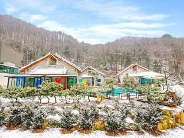 Gapyeong Chunhyang and Bangja