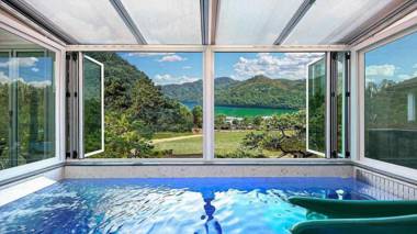 ello-el kids Pool Villa Pension