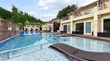 Fanta Cola Resort colabodong