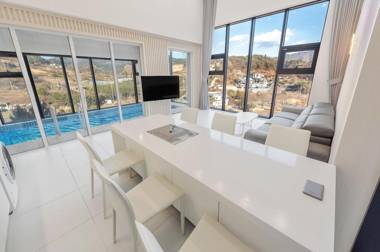 B Classi Kids Poolvilla