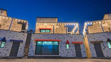 Gapyeong Ddel Poolvilla