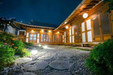 Bukyungdang Hanok Guesthouse