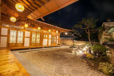 Samlockhon Hanok Guesthouse