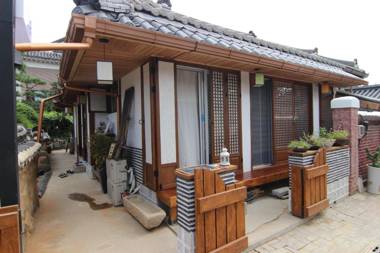 Sungsim Hanok Guesthouse