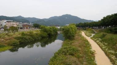 Blueboat Hostel Jeonju