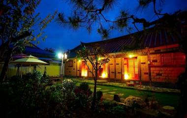 Jeonju Hanok Maeul Damso