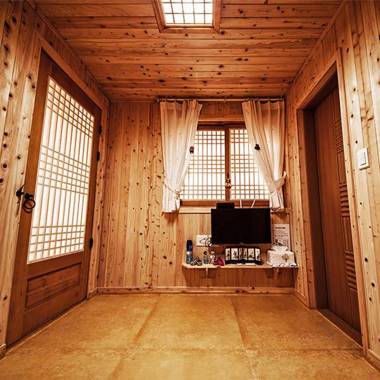 -Jeongga Hanok -thejeongga