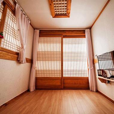 -Jeongga Hanok -thejeongga