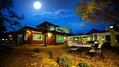 Jeonju Ihwawon Healing Gonggan Guest House