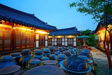Jeonju Hanok Maeul Dongrakwon Hanok Hotel