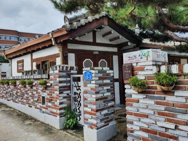 Jeonju Geu-ri-woon Jip Guesthouse