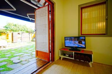 Jeonju Hanok Village Accommodation Jidang Hanok Pension