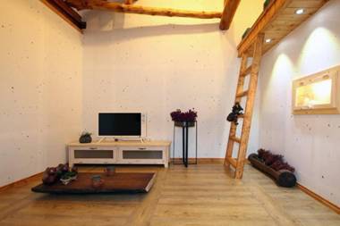 Jeonju Hanok village Under Mountain Pension