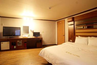 Jeonju Junghwasan-dong Rodeo