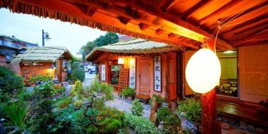 Jeonju Namugeuneul and Geunsoonae Chogajip