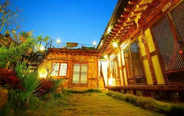 Jeonju Hanokmaeul Eosahwa