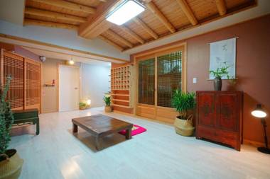 Jeonju Cheonnyeoneui Achim Hanok Pension