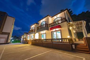 Gangneung Gyeongpo J Pension