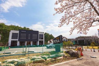 Gyeongpo Rosa Kids Poolvilla