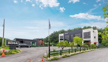 Gyeongpo Rosa Kids Poolvilla