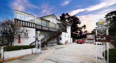 Gangneung Gyungpo Ooseong Pension