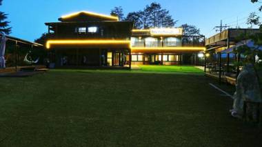 Pine Hill Pet Pension