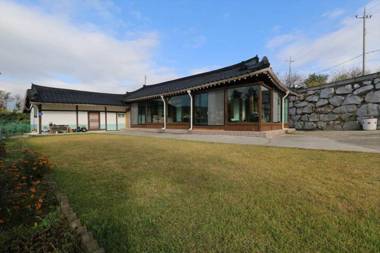 Classic Hanok Pension