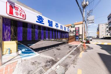 Oido Red LightHouse Hotel