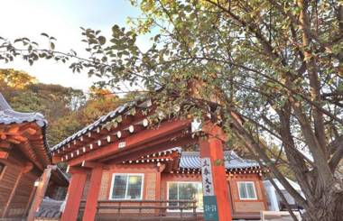 Yong Yejik Hanok Pension