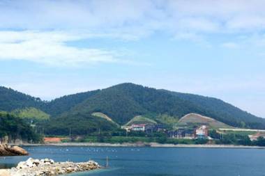 Geojedo The Beach Pension A