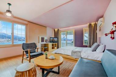 Tongyoung Mongdolhouse Pension