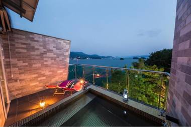 Tongyoung S468 Poolvilla