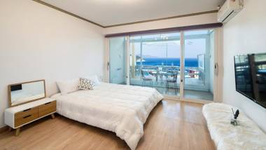 Geojae Amor Family Pension