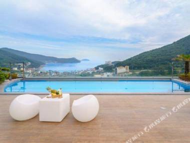 Friemily Poolvilla & Hotel