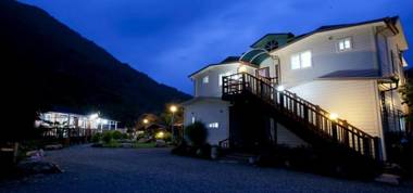 Bandi Hwangto Pension