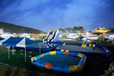 Gimhae Le Monde Caravan