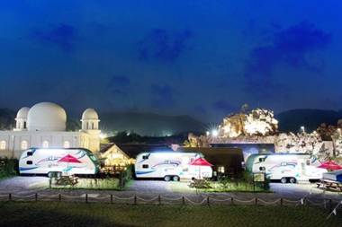 Gimhae Le Monde Caravan