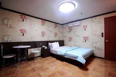 Gimhae Jangyu Poly M