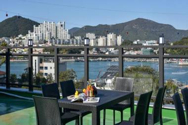 Yeosu Chunghong Pension