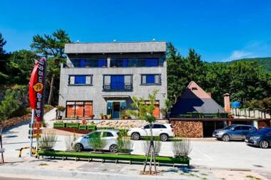 Yeosu Pyramid Gudeulbang Pension