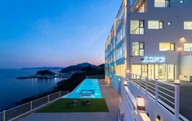 Yeosu Cliff 39 Pool Villa