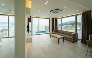 Yeosu Cliff 39 Pool Villa