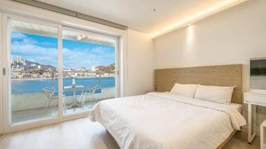 Yeosu Napoliy Pension