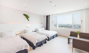 Yeosu Staythedelight Hotel