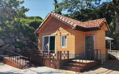 Pyramid Red Clay Pension